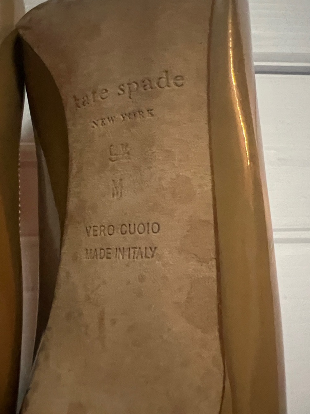KATE SPADE OLIVE PATENT ROUND TOE LEATHER PUMPS SIZE 9 1/2 - Picture 8 of 9